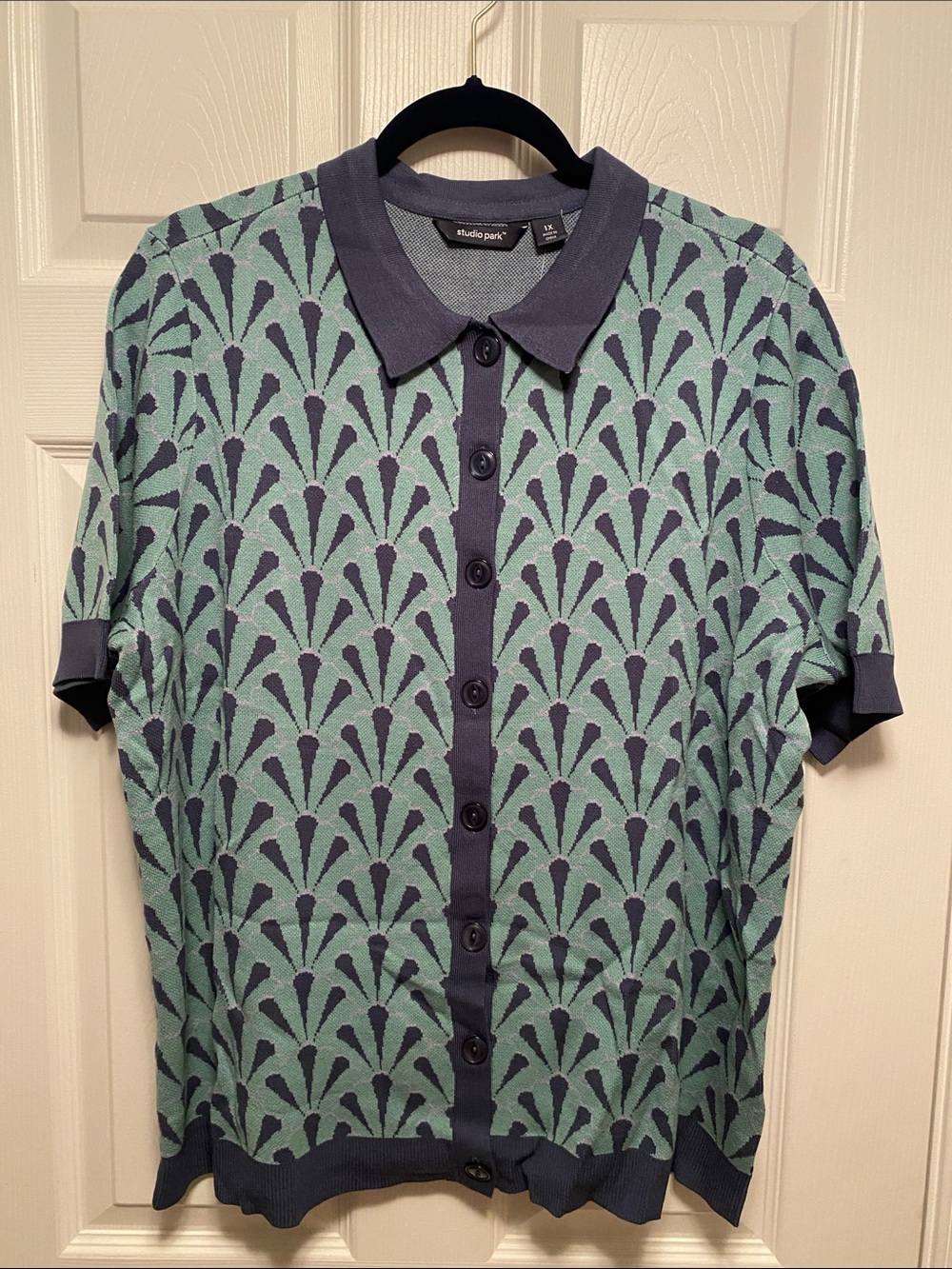 Studio Park Green and Navy Patterned Short-Sleeve Button Down Cardigan…size 1X